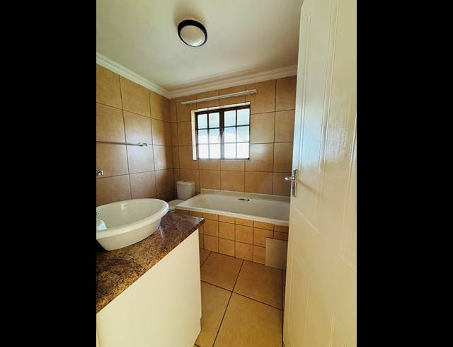 2 BEDROOM APARTMENT TO LET IN OLYMPUS AH